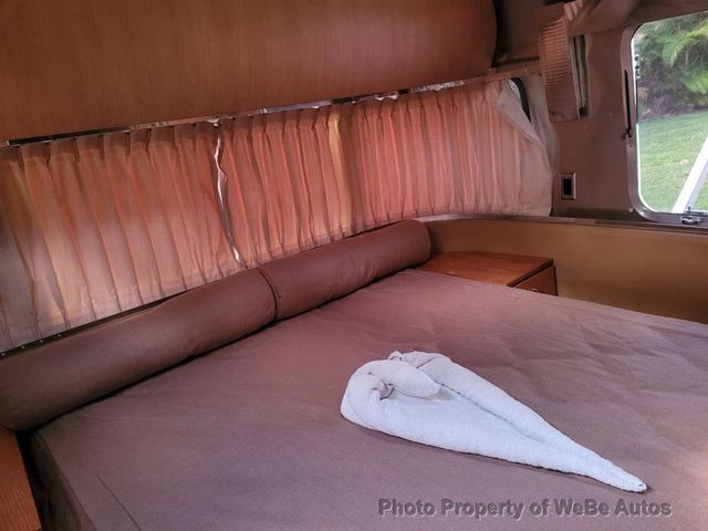 2017 Airstream Land Yacht 28' - 23047120 - 8
