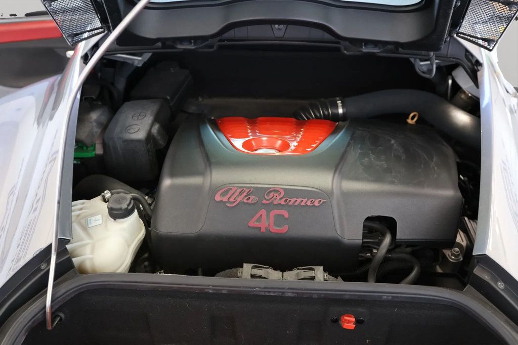 2017 Alfa Romeo 4C Coupe ALFA ROMEO 4C, SPOILER, CARBON FIBER, RED LEATHER SEATS, TINTED! - 22913572 - 32