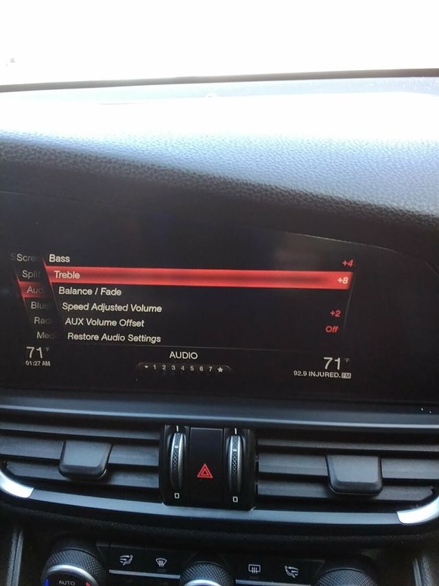 2017 Alfa Romeo Giulia AWD - 23010147 - 18