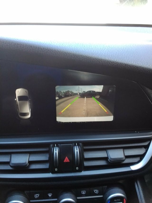 2017 Alfa Romeo Giulia AWD - 23010147 - 19