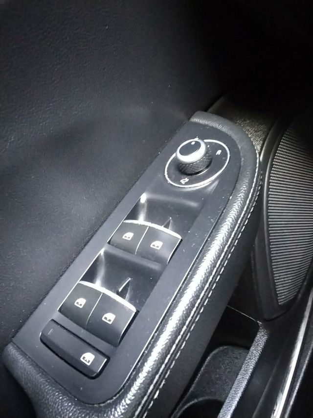 2017 Alfa Romeo Giulia AWD - 23010147 - 24