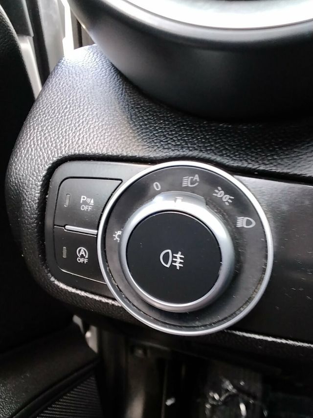 2017 Alfa Romeo Giulia AWD - 23010147 - 25