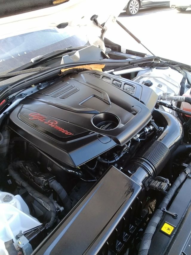 2017 Alfa Romeo Giulia AWD - 23010147 - 26