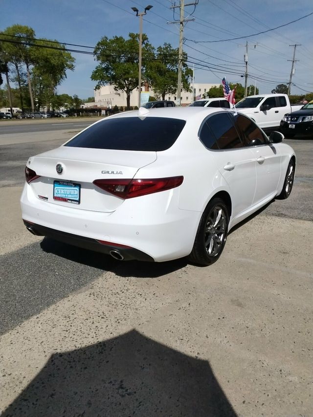 2017 Alfa Romeo Giulia AWD - 23010147 - 3