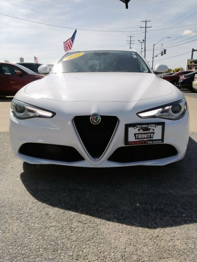 2017 Alfa Romeo Giulia AWD - 23010147 - 5
