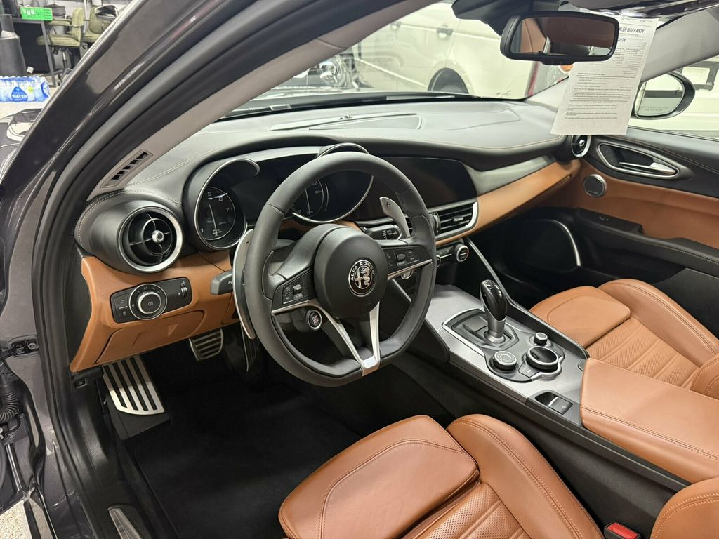 2017 Alfa Romeo Giulia Local Trade/Heated Leather Seats/Harmon Kardon Audio/Blind Spot - 23064897 - 11