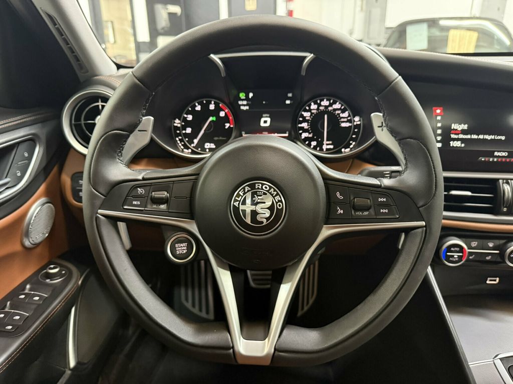 2017 Alfa Romeo Giulia Local Trade/Heated Leather Seats/Harmon Kardon Audio/Blind Spot - 23064897 - 16