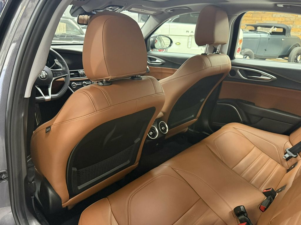 2017 Alfa Romeo Giulia Local Trade/Heated Leather Seats/Harmon Kardon Audio/Blind Spot - 23064897 - 22