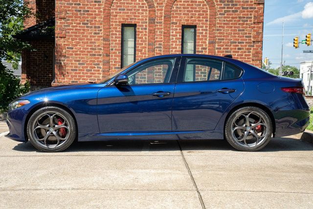 2017 Alfa Romeo Giulia LocalTrade/TI-AWD/DriverAssistancePkg/DualPaneSunroof/BackupCam - 23036513 - 7