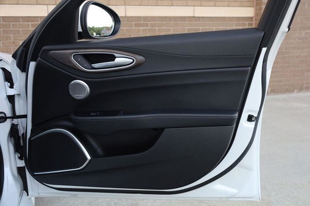 2017 Alfa Romeo Giulia Ti - 23072906 - 25