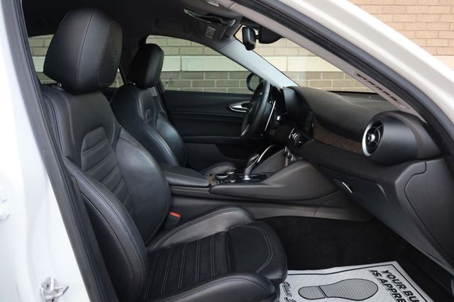 2017 Alfa Romeo Giulia Ti - 23072906 - 26