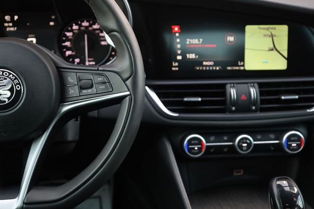 2017 Alfa Romeo Giulia Ti - 23072906 - 33