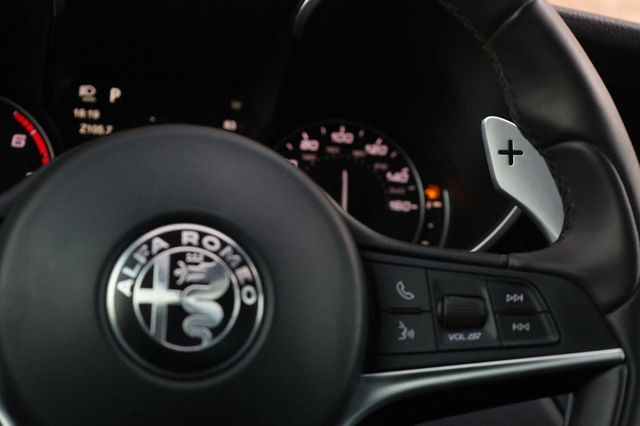 2017 Alfa Romeo Giulia Ti - 23072906 - 36