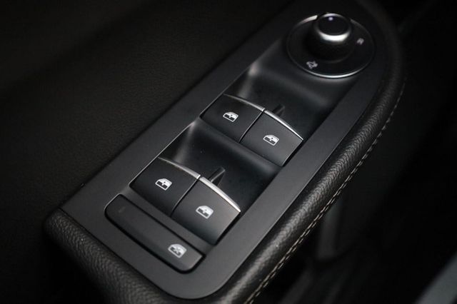 2017 Alfa Romeo Giulia Ti - 23072906 - 38