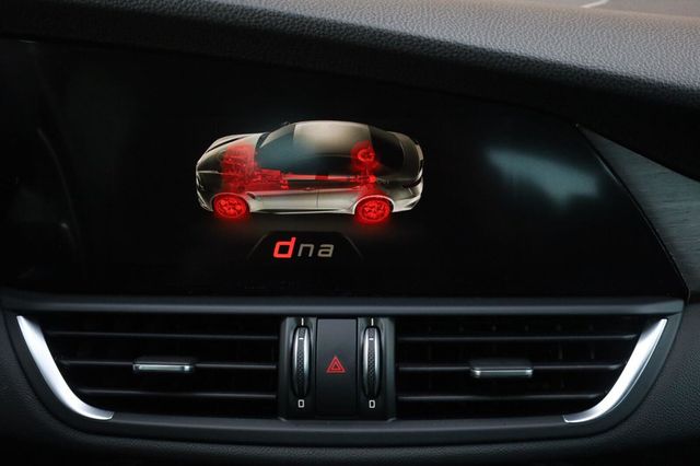 2017 Alfa Romeo Giulia Ti - 23072906 - 43