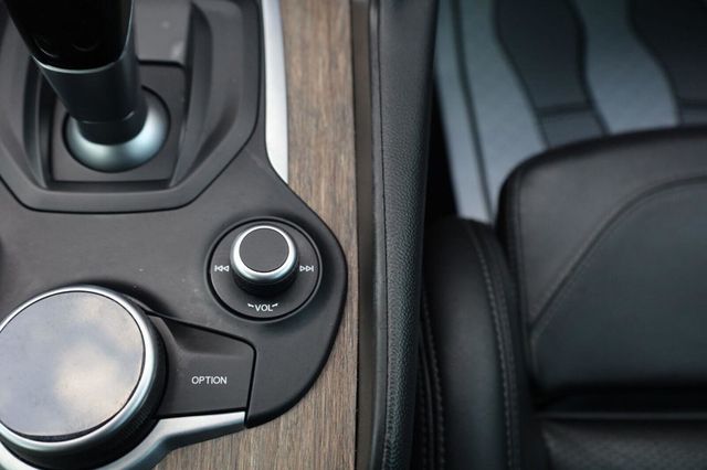 2017 Alfa Romeo Giulia Ti - 23072906 - 49