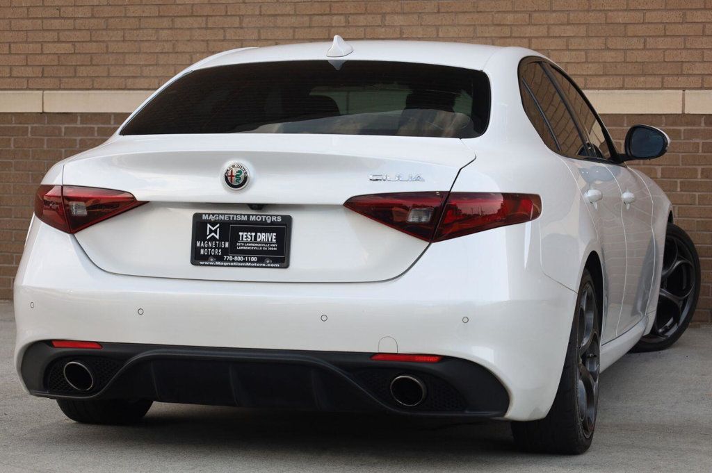Alfa Romeo Giulia Ti photo 11