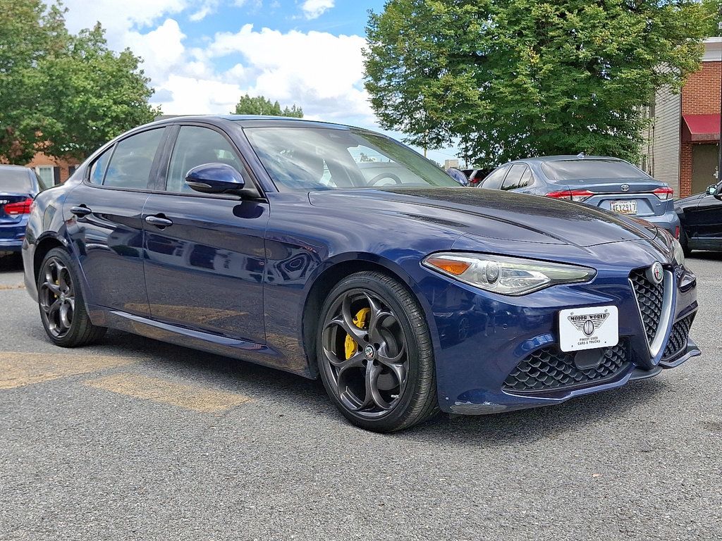 2017 Alfa Romeo Giulia Ti photo 3