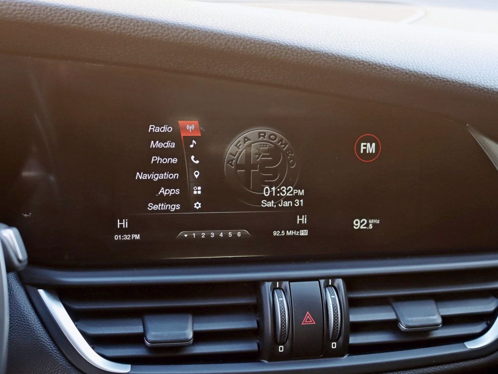 2017 Alfa Romeo Giulia Ti AWD - 22979313 - 15