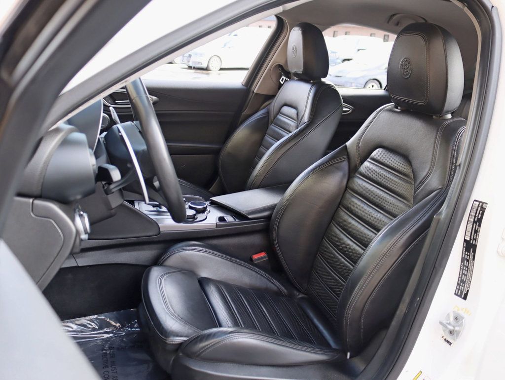 2017 Alfa Romeo Giulia Ti AWD - 22979313 - 19