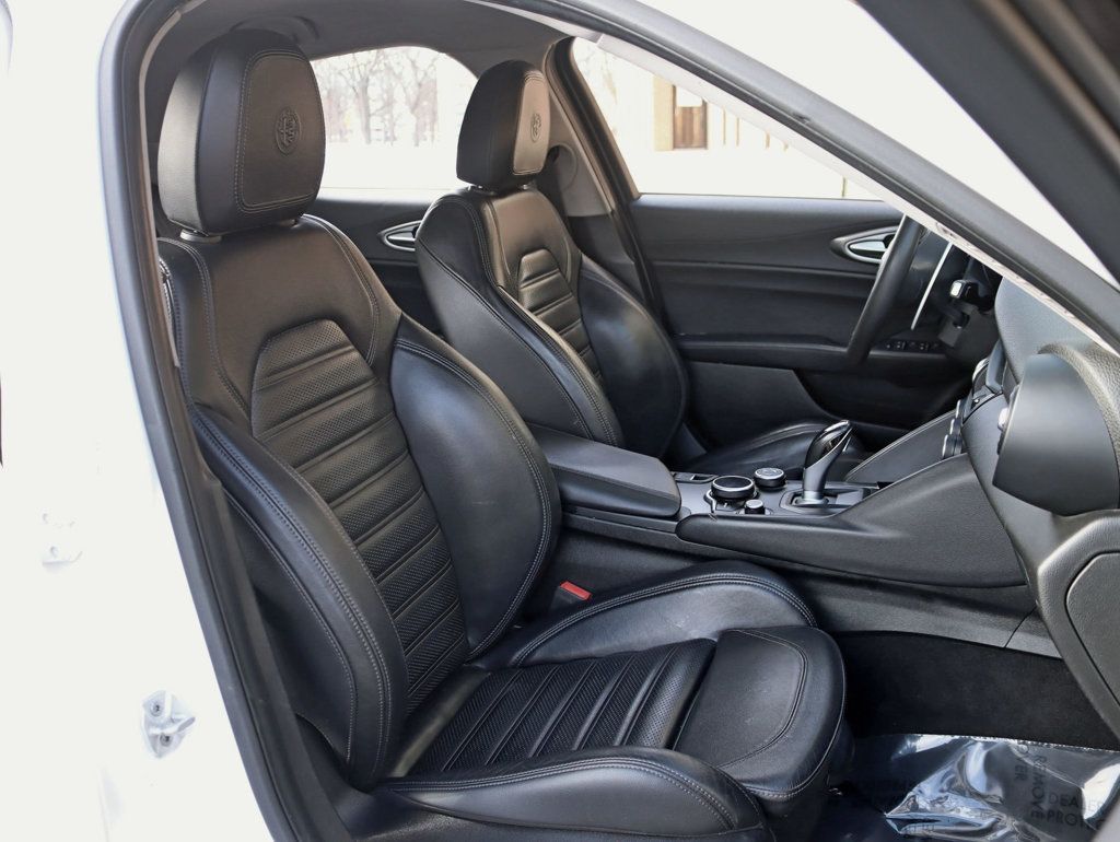 2017 Alfa Romeo Giulia Ti AWD - 22979313 - 20