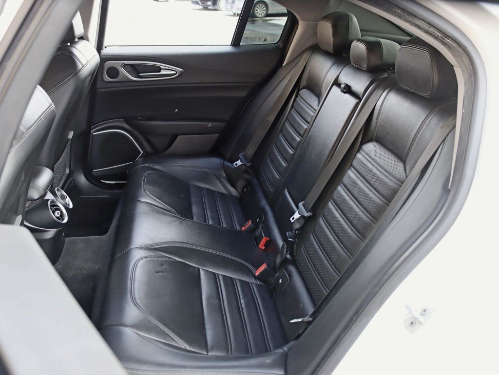 2017 Alfa Romeo Giulia Ti AWD - 22979313 - 21