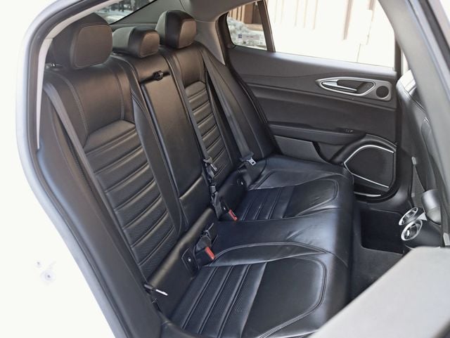 2017 Alfa Romeo Giulia Ti AWD - 22979313 - 22