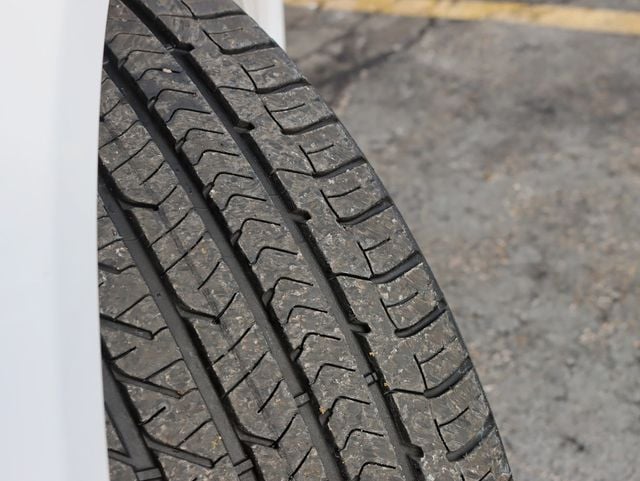 2017 Alfa Romeo Giulia Ti AWD - 22979313 - 29