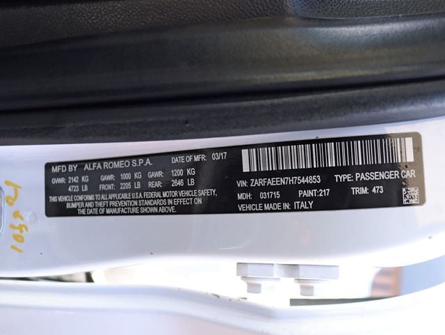 2017 Alfa Romeo Giulia Ti AWD - 22979313 - 31