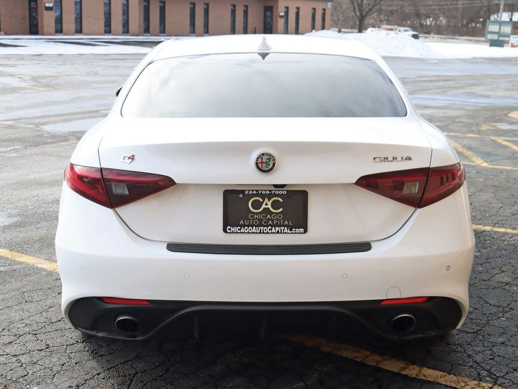 2017 Alfa Romeo Giulia Ti AWD - 22979313 - 5