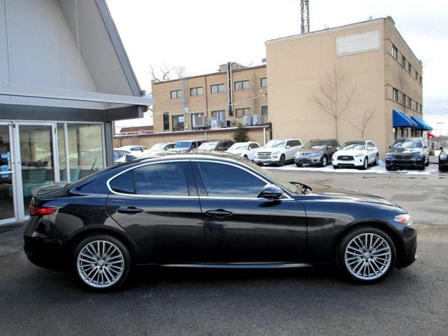 2017 Alfa Romeo Giulia Ti AWD - 22982062 - 10