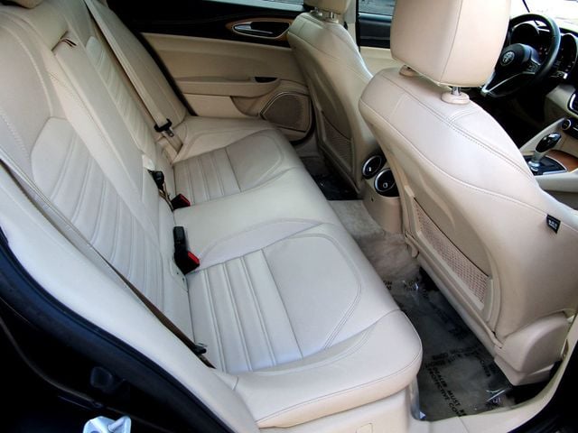 2017 Alfa Romeo Giulia Ti AWD - 22982062 - 17