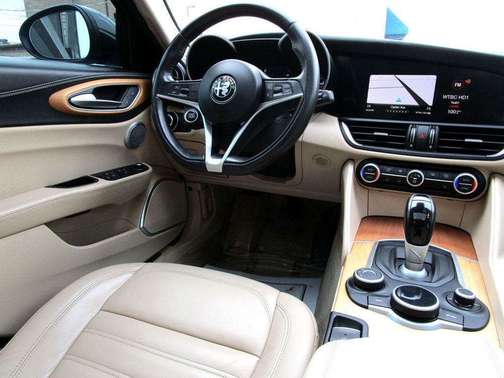 2017 Alfa Romeo Giulia Ti AWD - 22982062 - 18