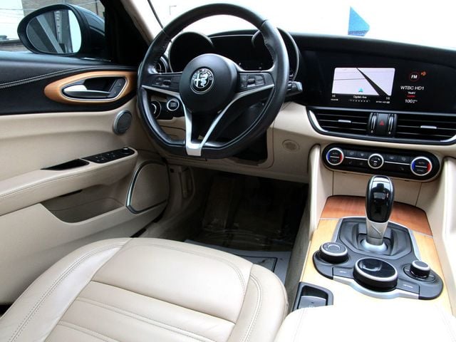 2017 Alfa Romeo Giulia Ti AWD - 22982062 - 18