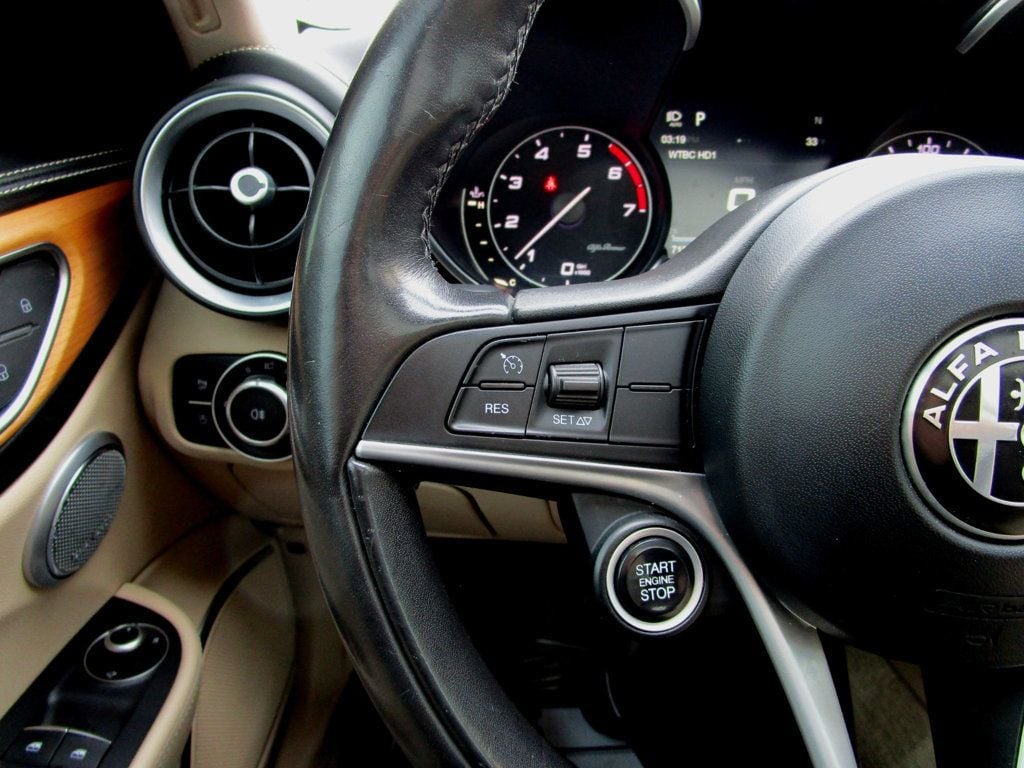 2017 Alfa Romeo Giulia Ti AWD - 22982062 - 20