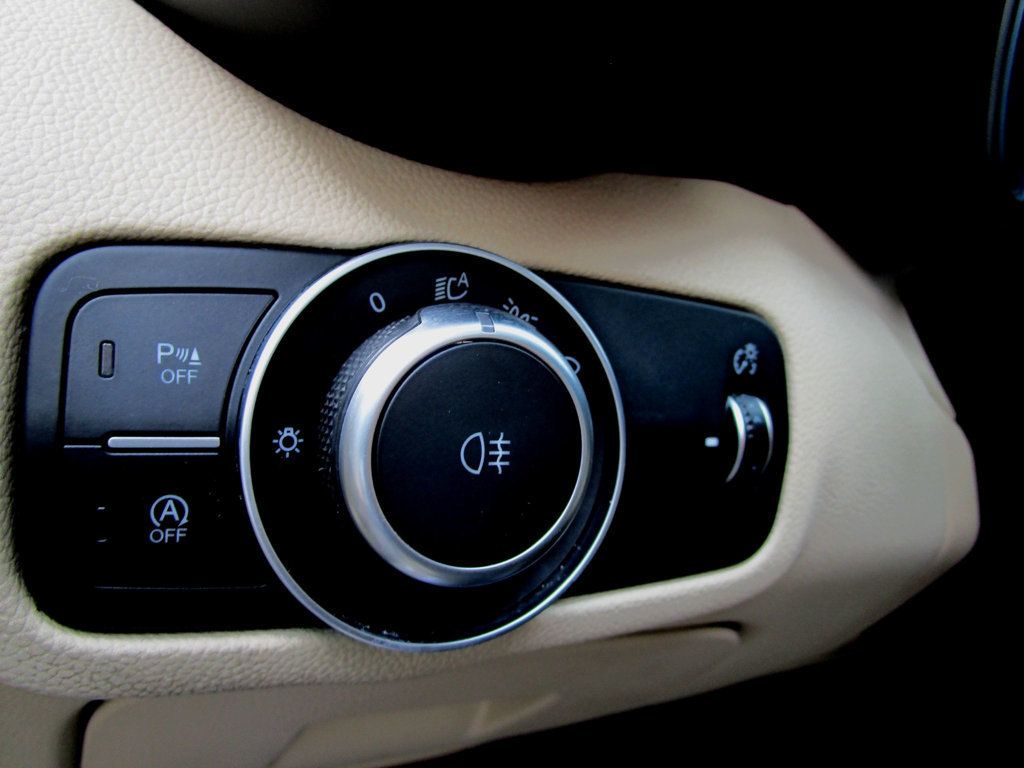 2017 Alfa Romeo Giulia Ti AWD - 22982062 - 25