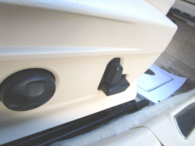 2017 Alfa Romeo Giulia Ti AWD - 22982062 - 30