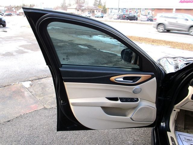 2017 Alfa Romeo Giulia Ti AWD - 22982062 - 33