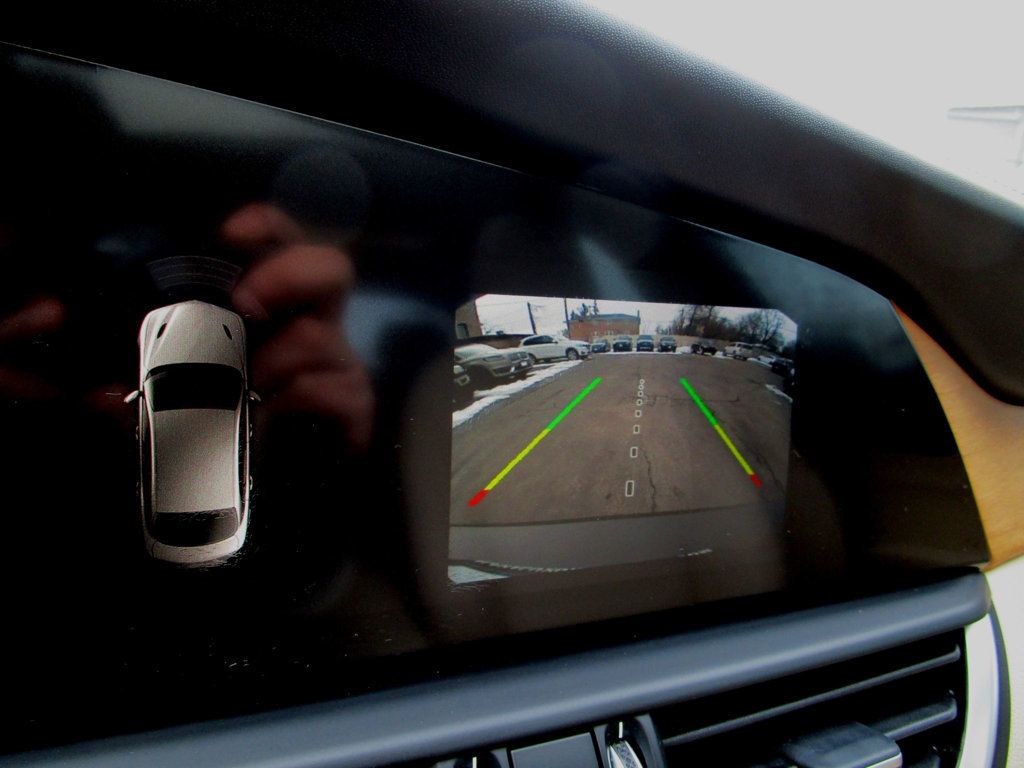 2017 Alfa Romeo Giulia Ti AWD - 22982062 - 3