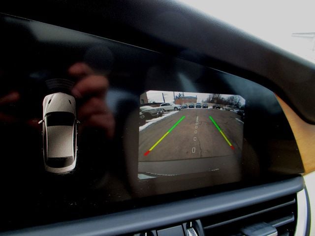 2017 Alfa Romeo Giulia Ti AWD - 22982062 - 3