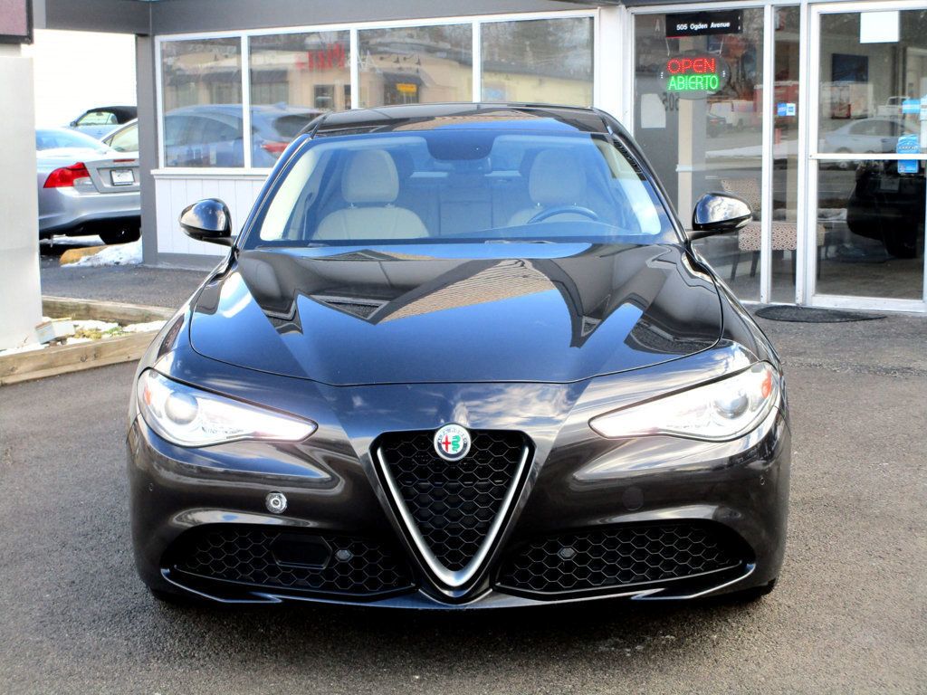 2017 Alfa Romeo Giulia Ti AWD - 22982062 - 5