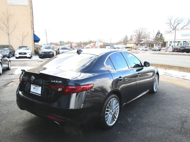 2017 Alfa Romeo Giulia Ti AWD - 22982062 - 7