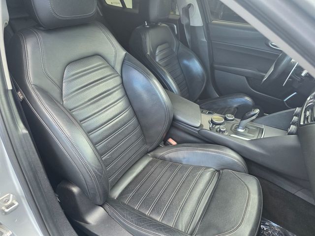 2017 Alfa Romeo Giulia Ti RWD - 23064964 - 14