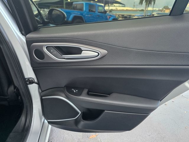 2017 Alfa Romeo Giulia Ti RWD - 23064964 - 16
