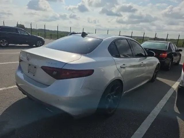 2017 Alfa Romeo Giulia Ti RWD - 23064964 - 1