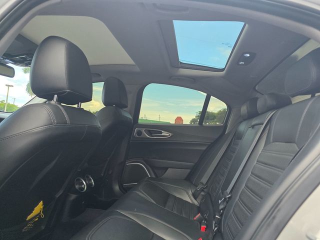 2017 Alfa Romeo Giulia Ti RWD - 23064964 - 23