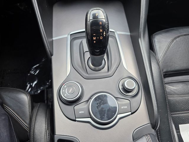 2017 Alfa Romeo Giulia Ti RWD - 23064964 - 28