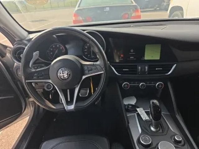 2017 Alfa Romeo Giulia Ti RWD - 23064964 - 4