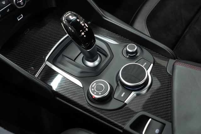 2017 Alfa Romeo Giulia Quadrifoglio  - 23014666 - 16