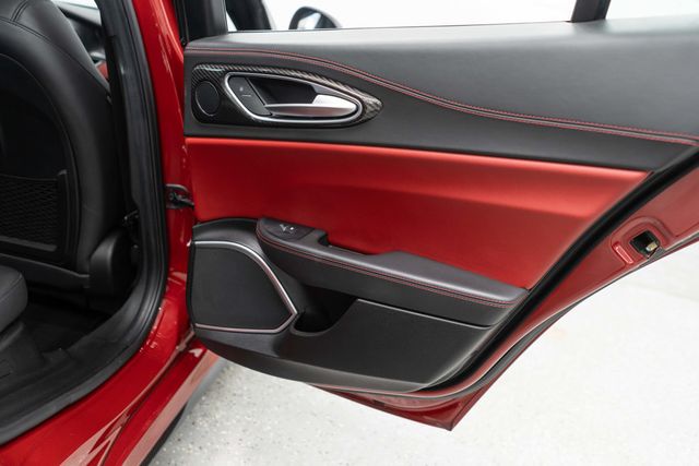 2017 Alfa Romeo Giulia Quadrifoglio  - 23014666 - 25